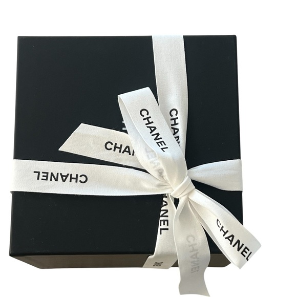 New CHANEL mini bag - Picture 6 of 9